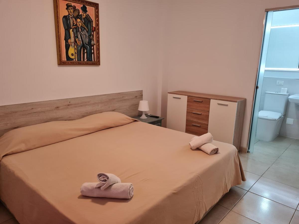 Habitaciones Nathaly Armenime Eksteriør billede