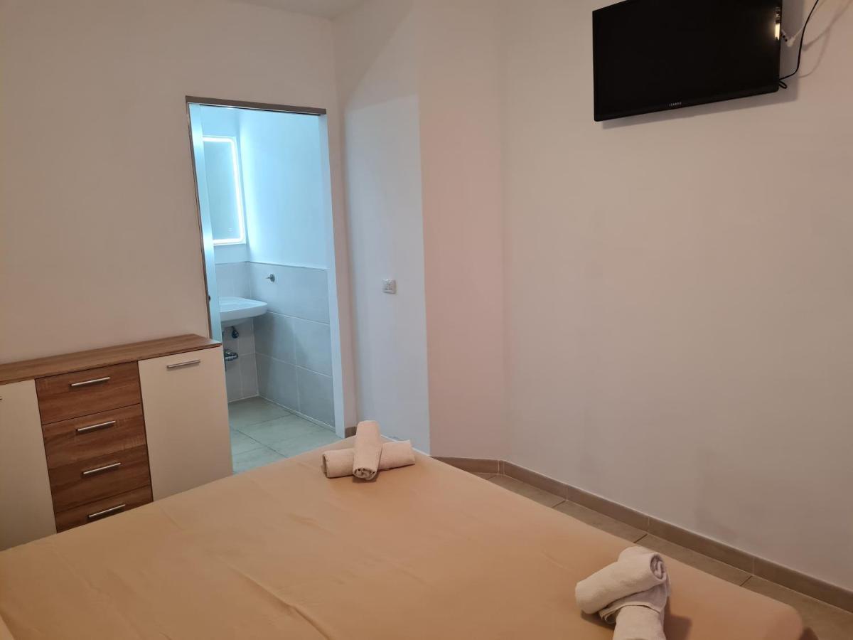 Habitaciones Nathaly Armenime Eksteriør billede
